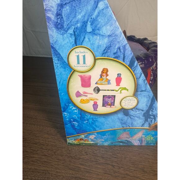 Disney The Little Mermaid Ursula’s Mystical Cauldron Playset Lights, Sounds - Picture 11 of 12